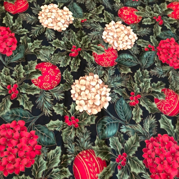 Vintage Christmas Tree Skirt - Picture 3 of 3